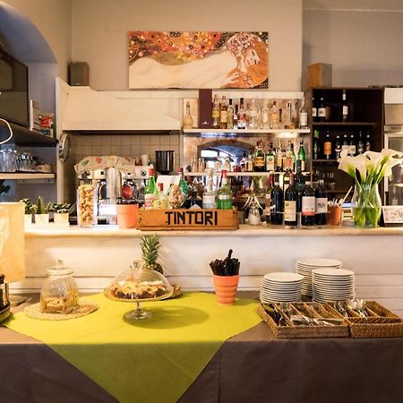 Hotel Da Renato Albinia Eksteriør billede