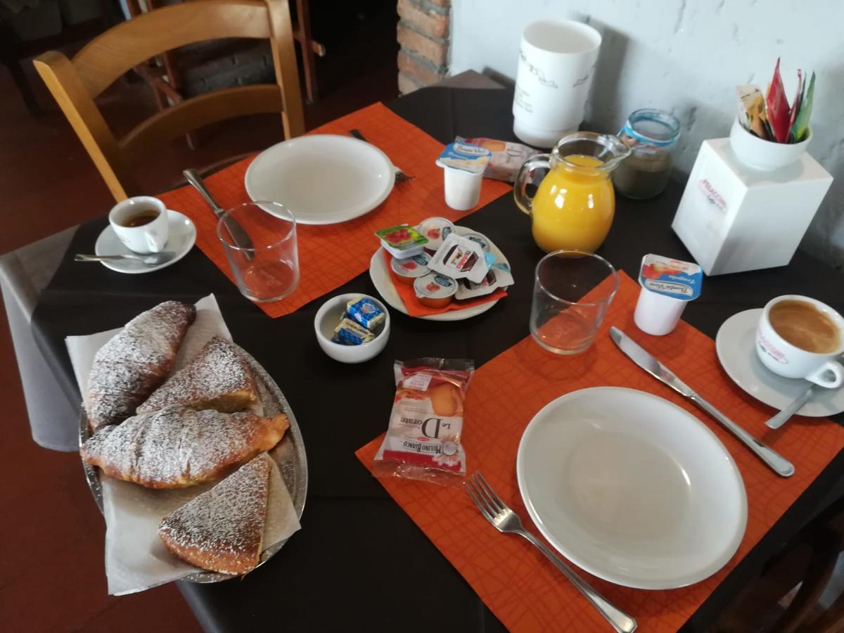 Hotel Da Renato Albinia Eksteriør billede